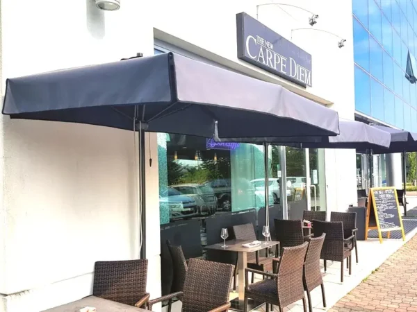Decentrato Commercial Parasol
